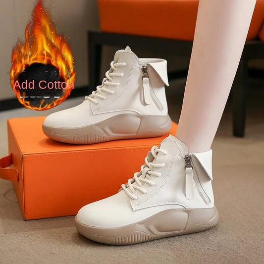 Popularne buty z grubą, miękką podeszwą